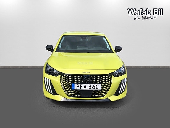 Peugeot 208 2 of 5