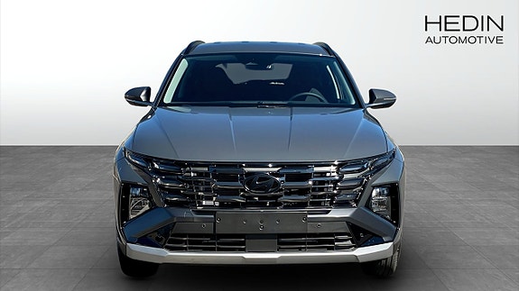 Hyundai Tucson 8 of 12