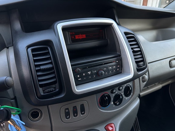 Opel Vivaro 21 of 21