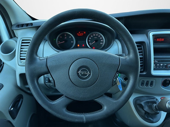 Opel Vivaro 17 of 21