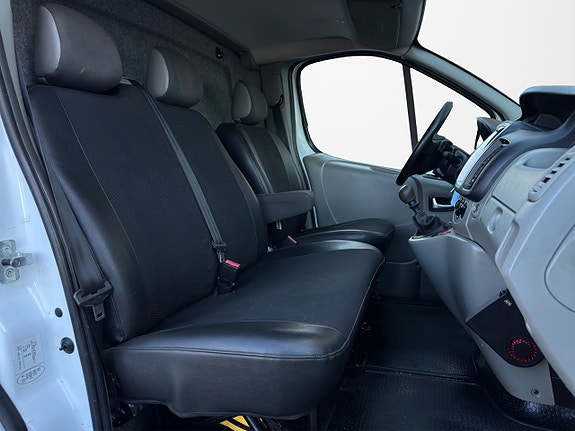 Opel Vivaro 16 of 21