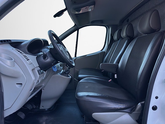 Opel Vivaro 14 of 21
