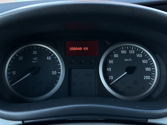 Opel Vivaro 18 of 21