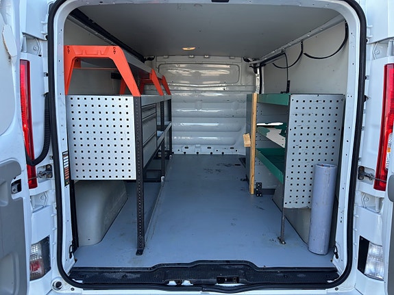 Opel Vivaro 9 of 21