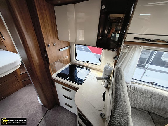 Hymer B 690 Alde Litium Hydr.stöd 10 of 13