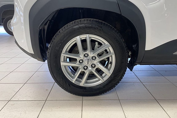 Toyota Yaris Cross 16 of 20