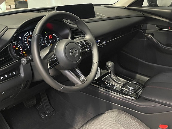 Mazda CX-30 8 of 15
