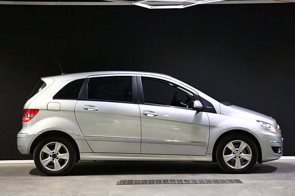Mercedes-Benz B180 7 of 18