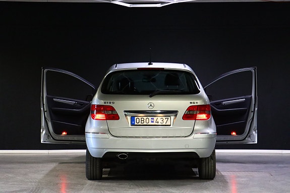 Mercedes-Benz B180 8 of 18