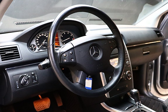 Mercedes-Benz B180 10 of 18