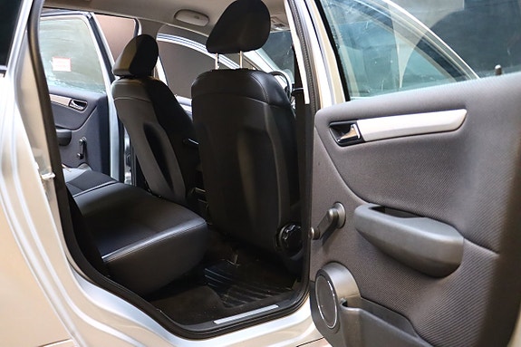 Mercedes-Benz B180 12 of 18