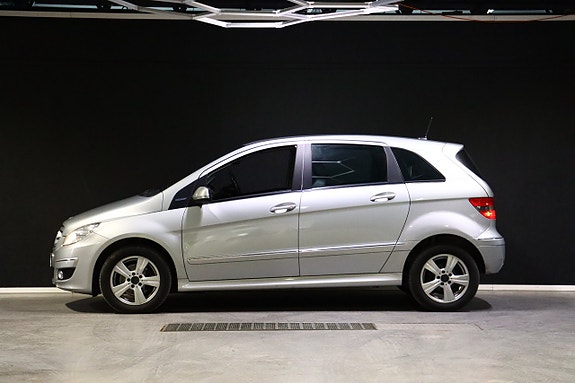Mercedes-Benz B180 6 of 18