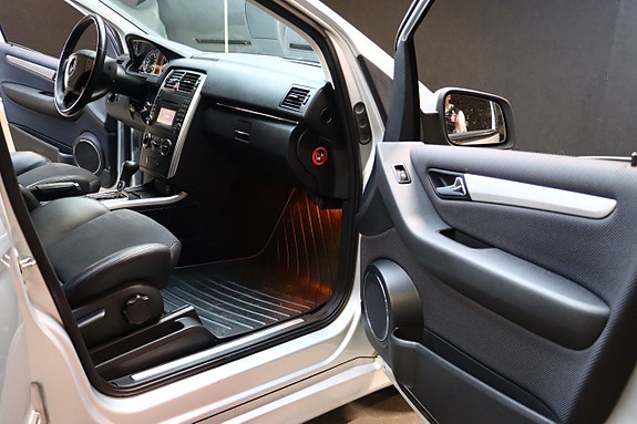 Mercedes-Benz B180 13 of 18