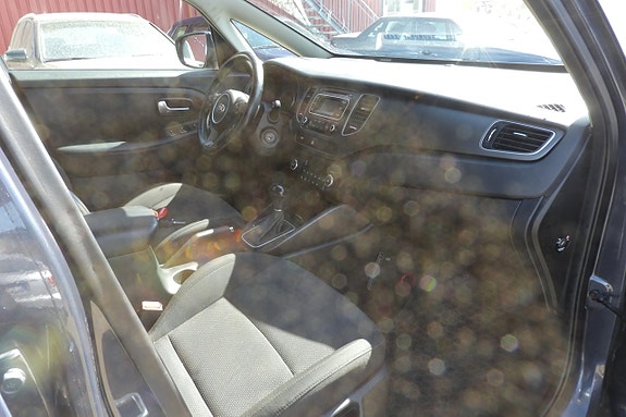 Kia Carens 15 of 17
