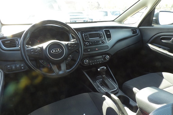 Kia Carens 12 of 17