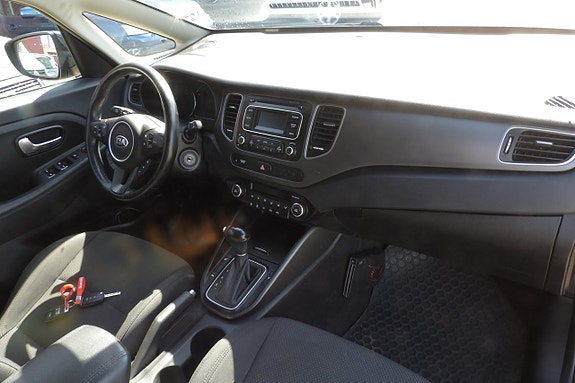 Kia Carens 16 of 17
