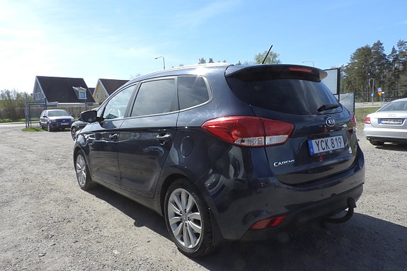 Kia Carens 3 of 5