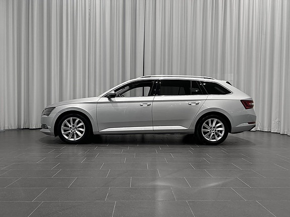Skoda Superb 2 of 5