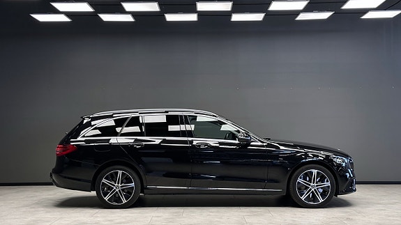 Mercedes-Benz C300 5 of 5
