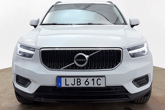 Volvo XC40 3 of 24