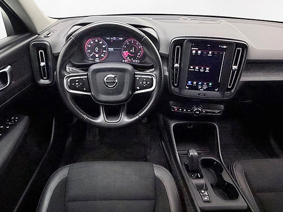 Volvo XC40 16 of 24