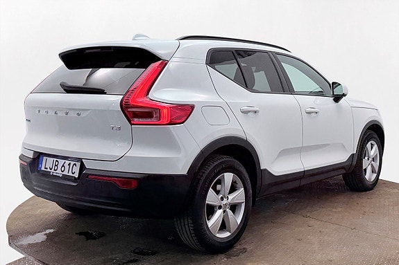 Volvo XC40 5 of 24