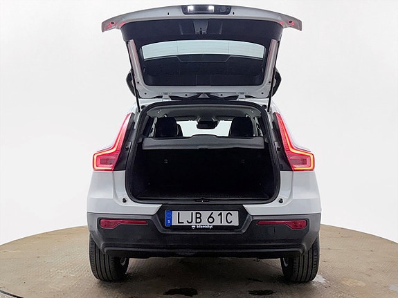 Volvo XC40 7 of 24