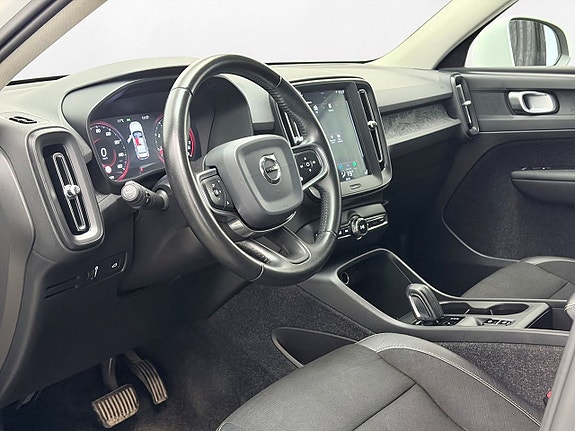 Volvo XC40 12 of 24