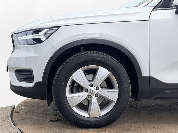 Volvo XC40 10 of 24