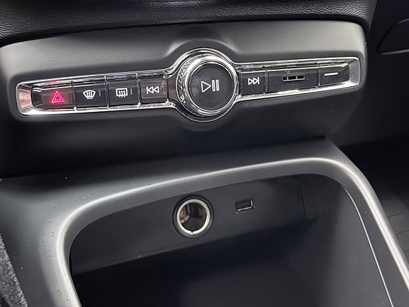 Volvo XC40 20 of 24