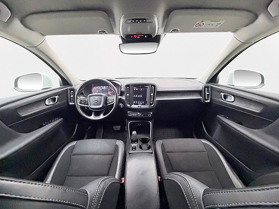 Volvo XC40 14 of 24