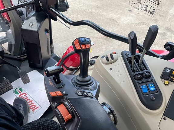 Massey Ferguson 5713 7 of 7