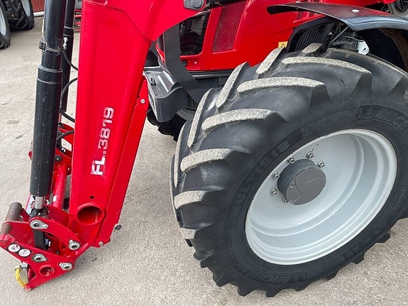 Massey Ferguson 5713 5 of 7