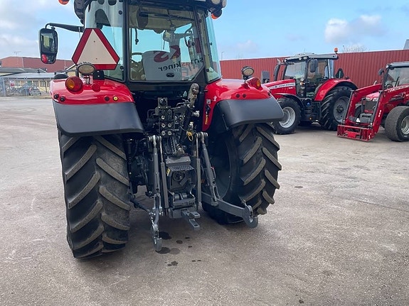 Massey Ferguson 5713 3 of 7