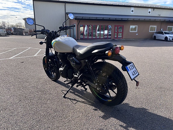 ROYAL Enfield HNTR 350 4 of 5