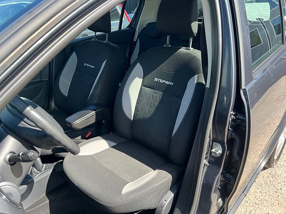 Dacia Sandero Stepway 6 of 19