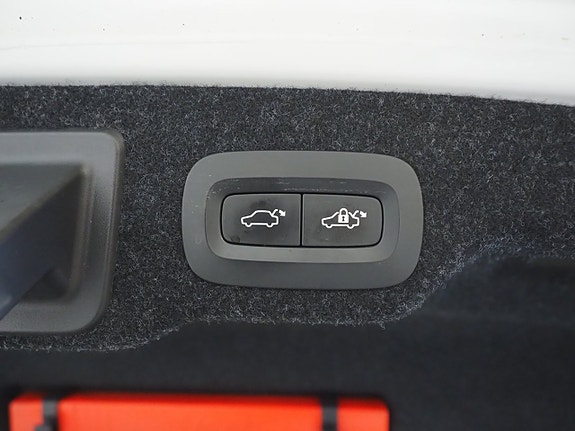 Volvo S90 24 of 26