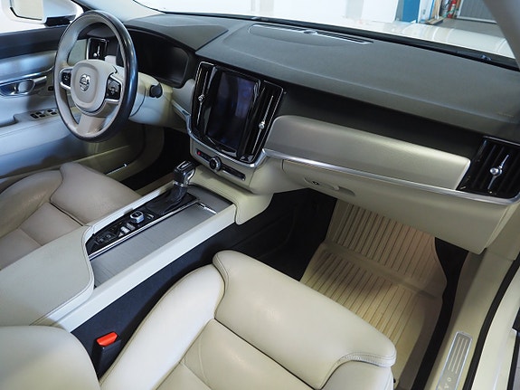 Volvo S90 9 of 26