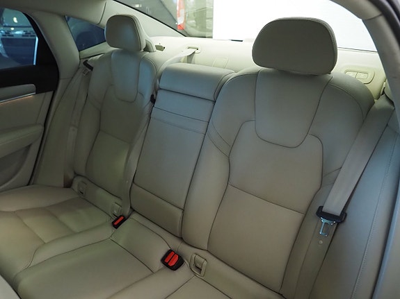 Volvo S90 13 of 26