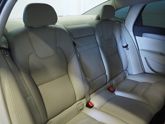 Volvo S90 12 of 26