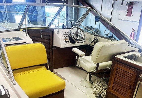 Chris Craft Lancer 23 4 of 5