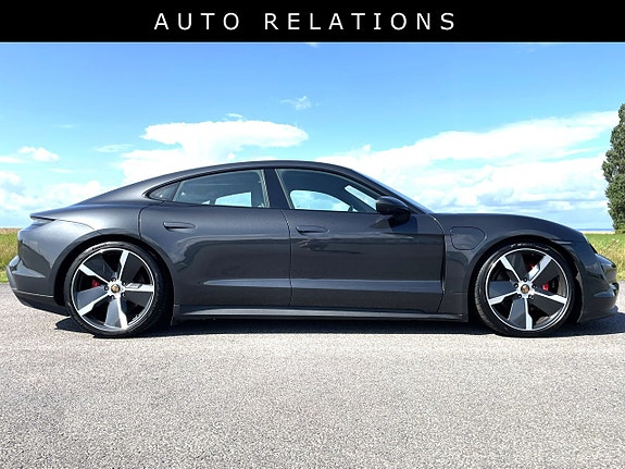 Porsche Taycan 4S 7 of 10
