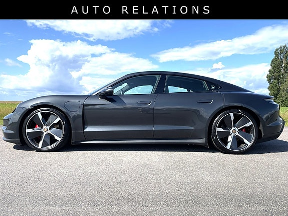 Porsche Taycan 4S 8 of 10