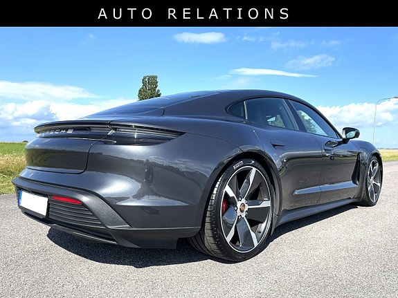 Porsche Taycan 4S 6 of 10