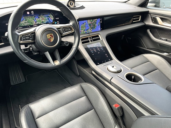 Porsche Taycan 4S 4 of 5