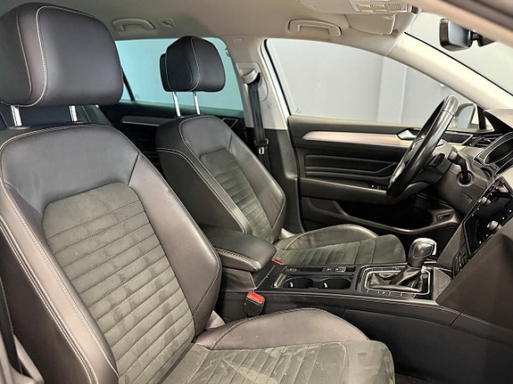Volkswagen Passat 24 of 25