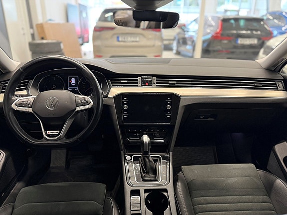 Volkswagen Passat 21 of 25