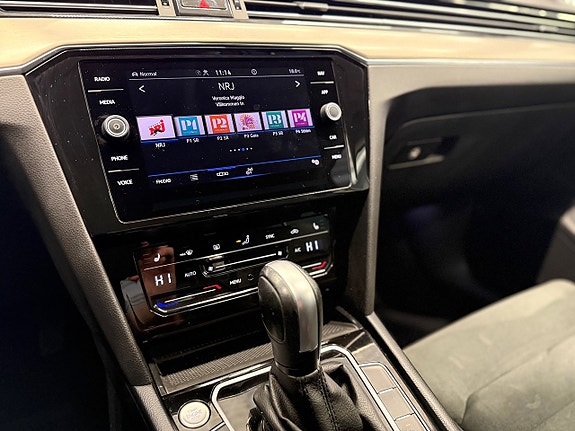 Volkswagen Passat 15 of 25
