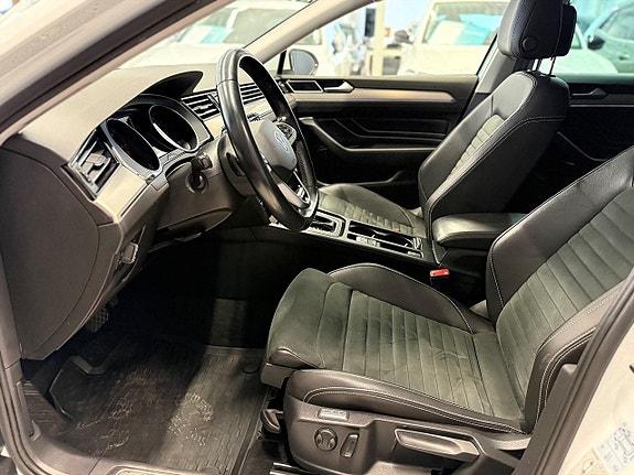 Volkswagen Passat 11 of 25