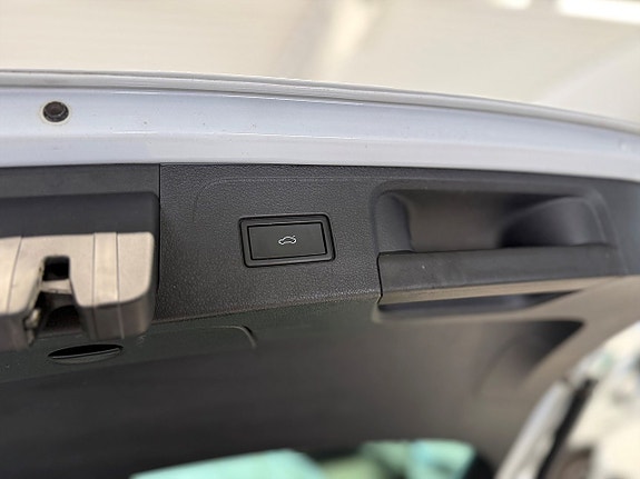Volkswagen Passat 7 of 25